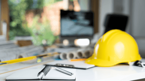 Bauunternehmer auf einer Baustelle
